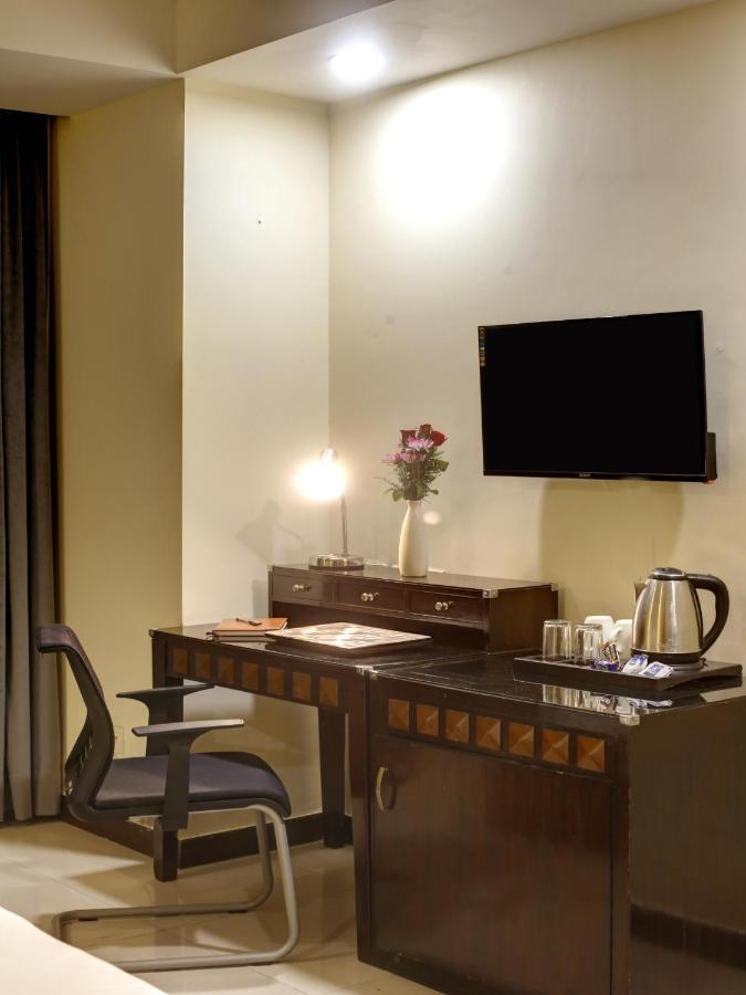 Lime Stays B&B Gk-2 At Greater Kailash Metro South Delhi Nearby Saket Select City New Delhi Exterior photo