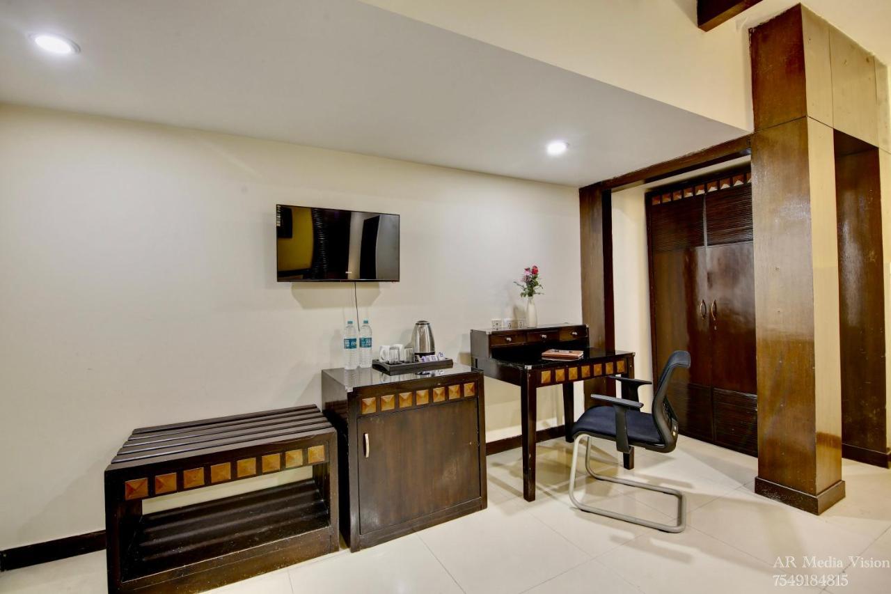 Lime Stays B&B Gk-2 At Greater Kailash Metro South Delhi Nearby Saket Select City New Delhi Exterior photo