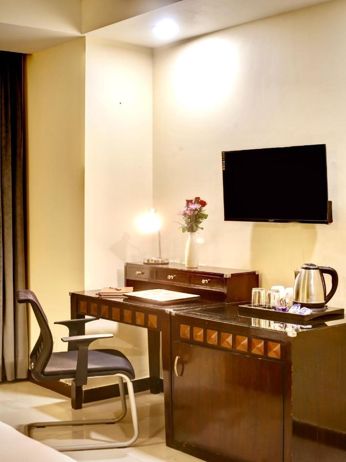 Lime Stays B&B Gk-2 At Greater Kailash Metro South Delhi Nearby Saket Select City New Delhi Exterior photo